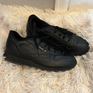 Reebok. 5.5. Men’s. Black vintage